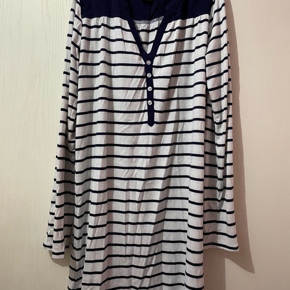 Dresse - Picture 2 of 4